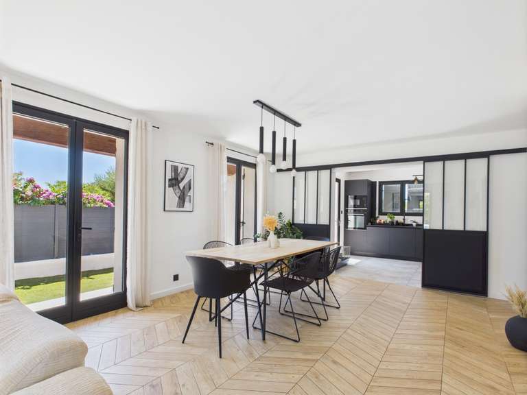 Maison Six-Fours-les-Plages - 4 chambres - 141m²