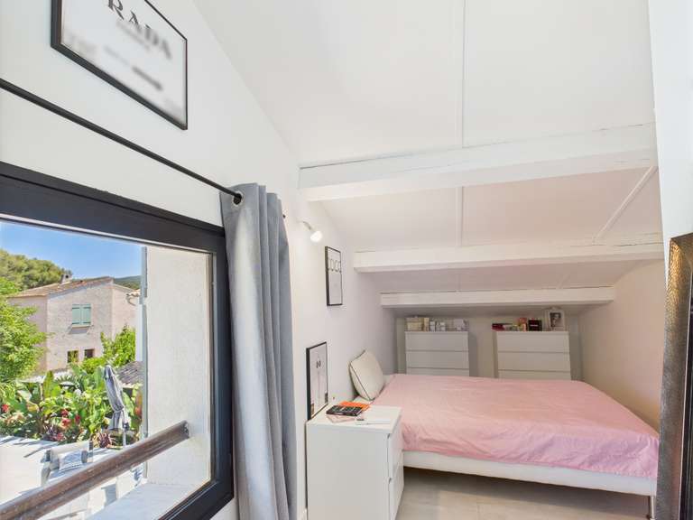 Maison Six-Fours-les-Plages - 4 chambres - 141m²