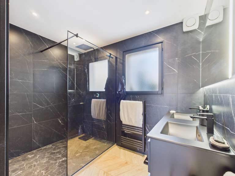 Maison Six-Fours-les-Plages - 4 chambres - 141m²