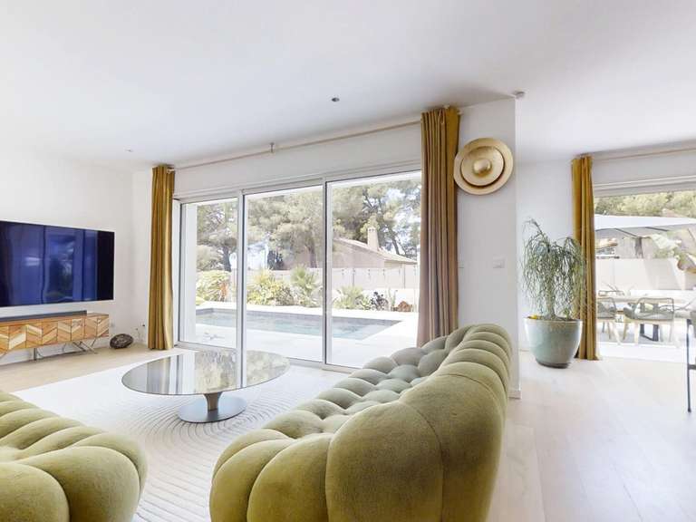 House Six-Fours-les-Plages - 4 bedrooms - 160m²