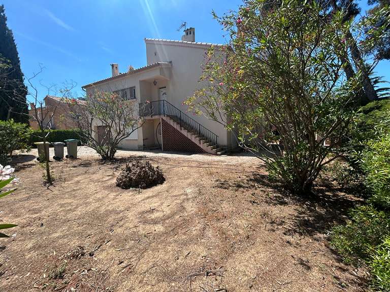 Maison Six-Fours-les-Plages - 4 chambres - 180m²