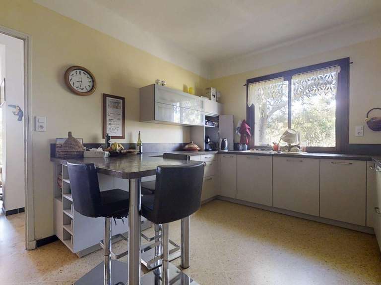 Maison Six-Fours-les-Plages - 5 chambres - 130m²