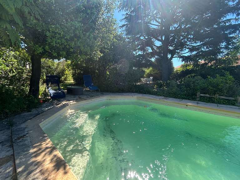 Maison Six-Fours-les-Plages - 5 chambres - 130m²