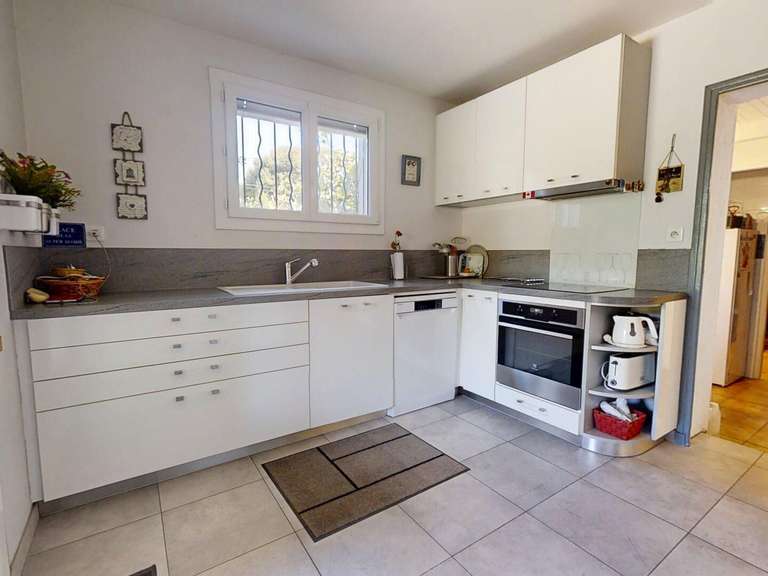 Maison Six-Fours-les-Plages - 4 chambres - 140m²