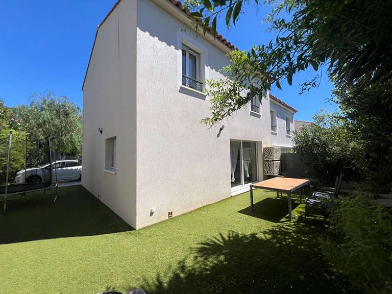 Maison Six-Fours-les-Plages - 3 chambres - 90m²