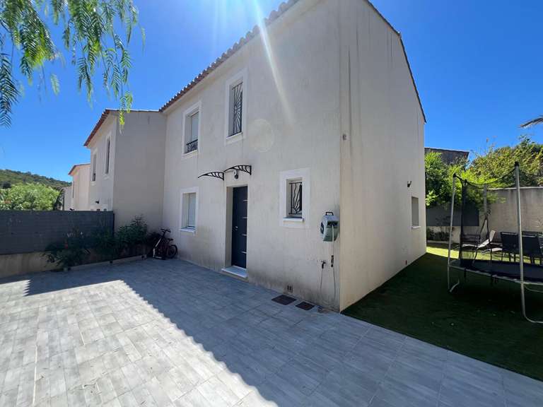 Maison Six-Fours-les-Plages - 3 chambres - 90m²