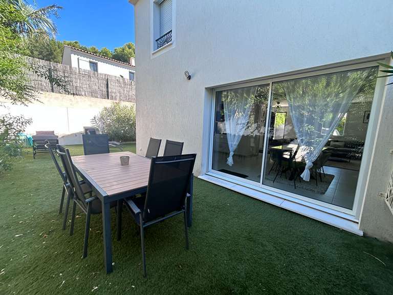 House Six-Fours-les-Plages - 3 bedrooms - 90m²