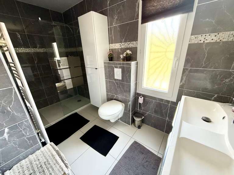 Maison Six-Fours-les-Plages - 3 chambres - 90m²