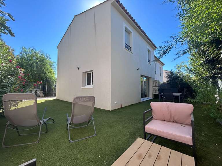 Maison Six-Fours-les-Plages - 3 chambres - 90m²