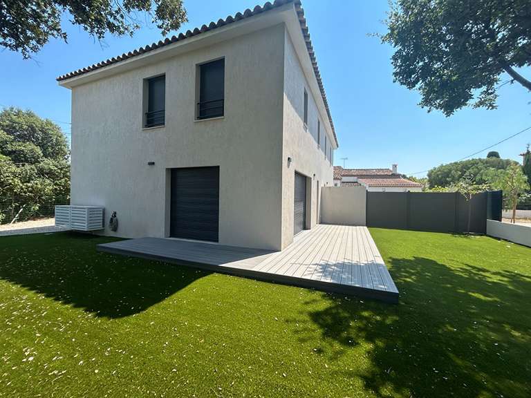 Maison Six-Fours-les-Plages - 3 chambres - 100m²