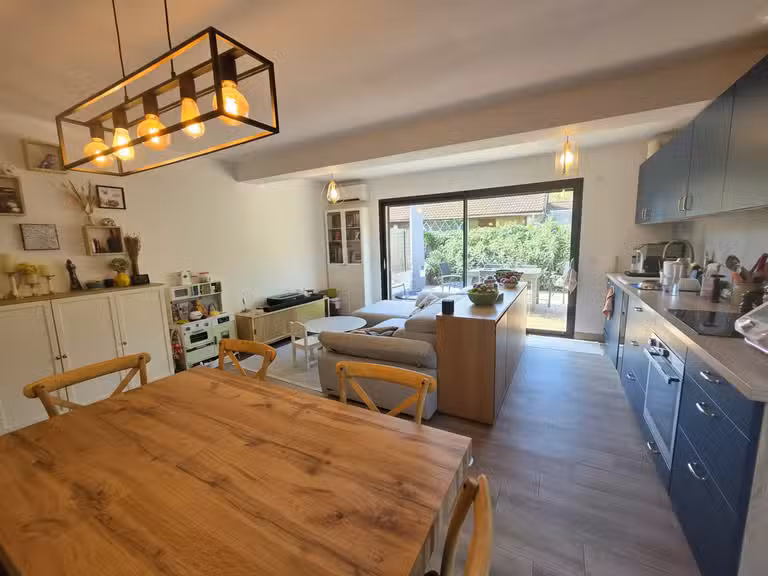 Maison Six-Fours-les-Plages - 3 chambres - 78m²