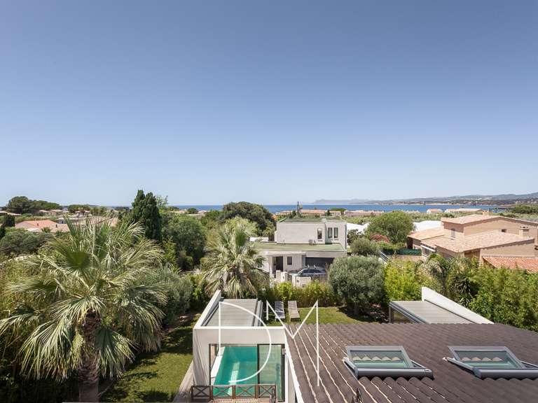 Villa Six-Fours-les-Plages - 4 chambres - 208m²