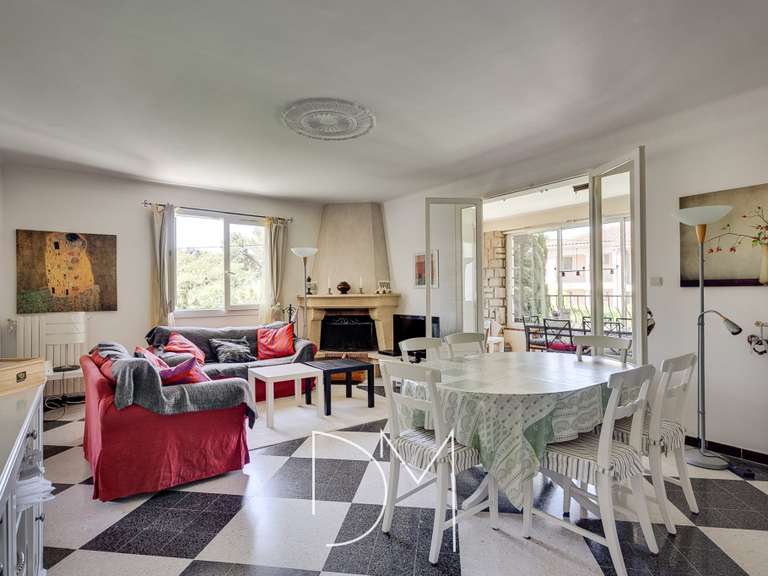 Villa Six-Fours-les-Plages - 5 chambres - 166m²