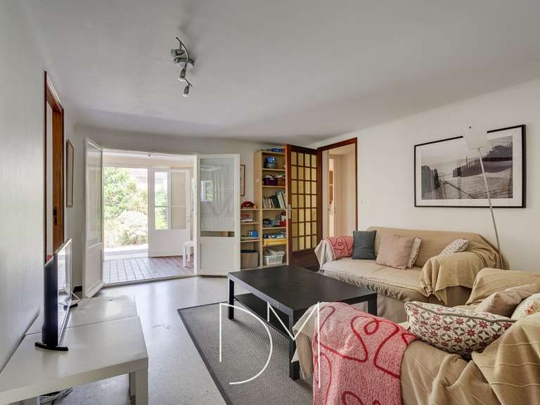 Villa Six-Fours-les-Plages - 5 chambres - 166m²
