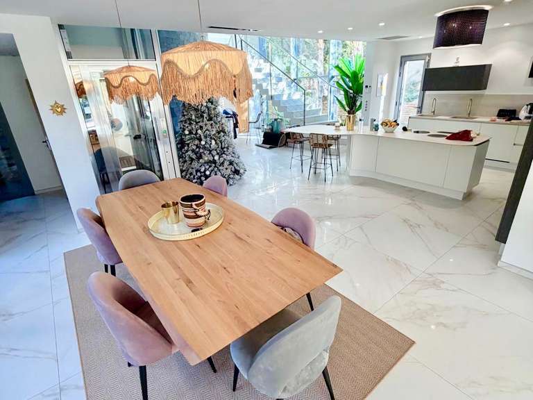 Villa Six-Fours-les-Plages - 4 chambres - 300m²