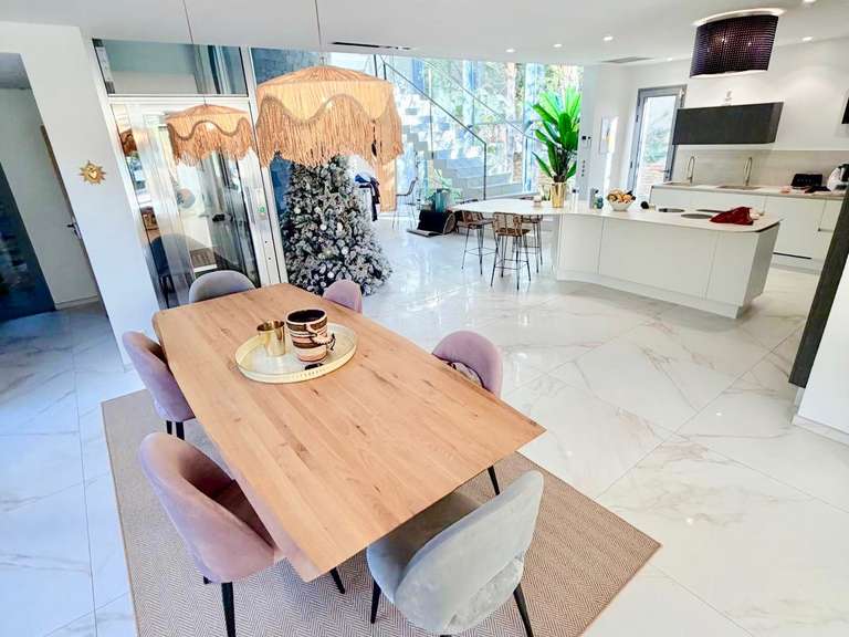 Villa Six-Fours-les-Plages - 4 chambres - 300m²