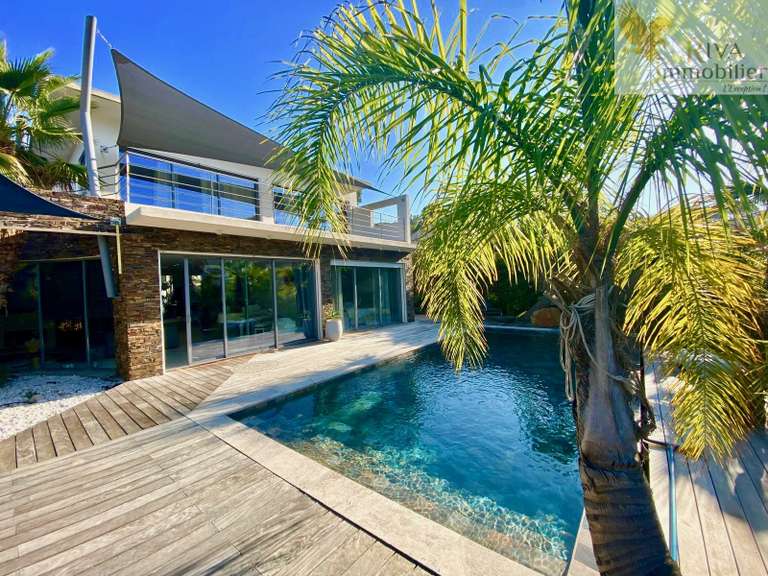 Villa Six-Fours-les-Plages - 4 chambres - 300m²