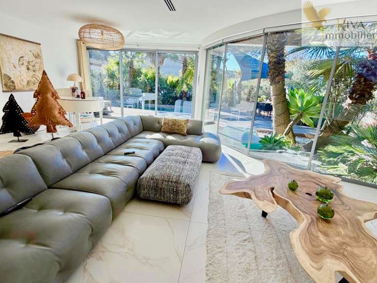 Villa Six-Fours-les-Plages - 4 chambres - 300m²