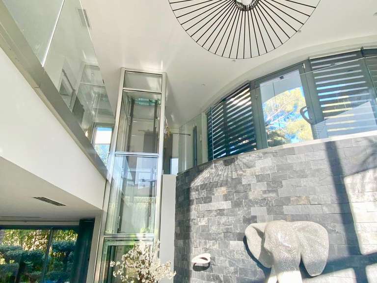 Villa Six-Fours-les-Plages - 4 chambres - 300m²