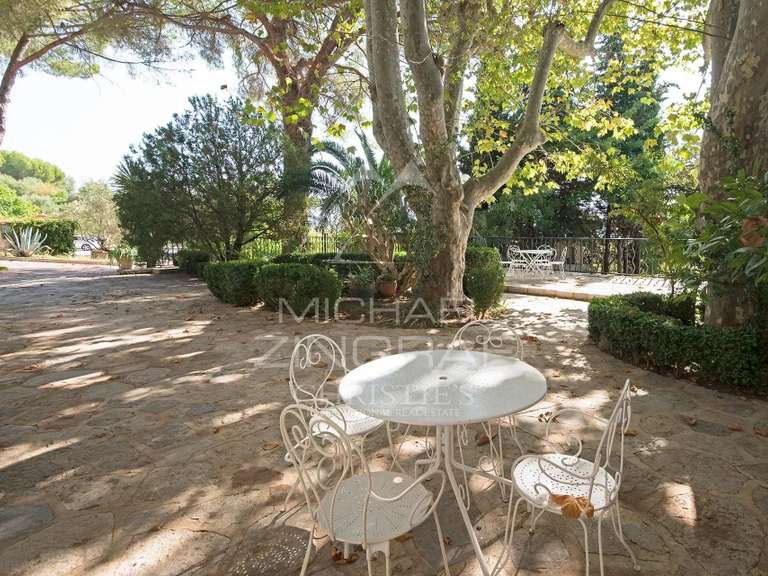 Maison Solliès-Pont - 13 chambres - 720m²