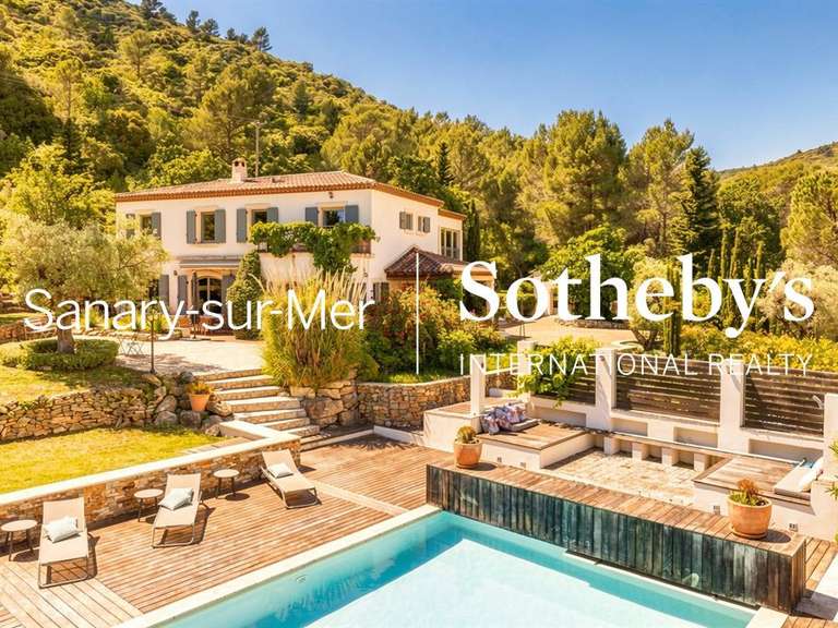 Maison Solliès-Toucas - 3 chambres - 250m²