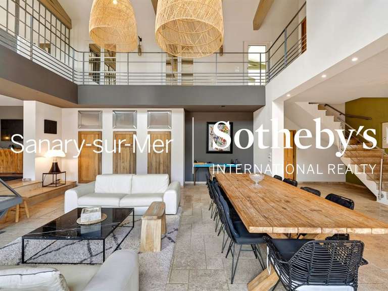 Maison Solliès-Toucas - 3 chambres - 250m²
