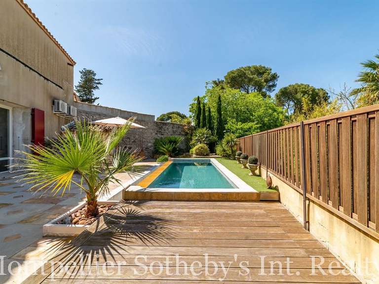 House Sommières - 4 bedrooms - 242m²