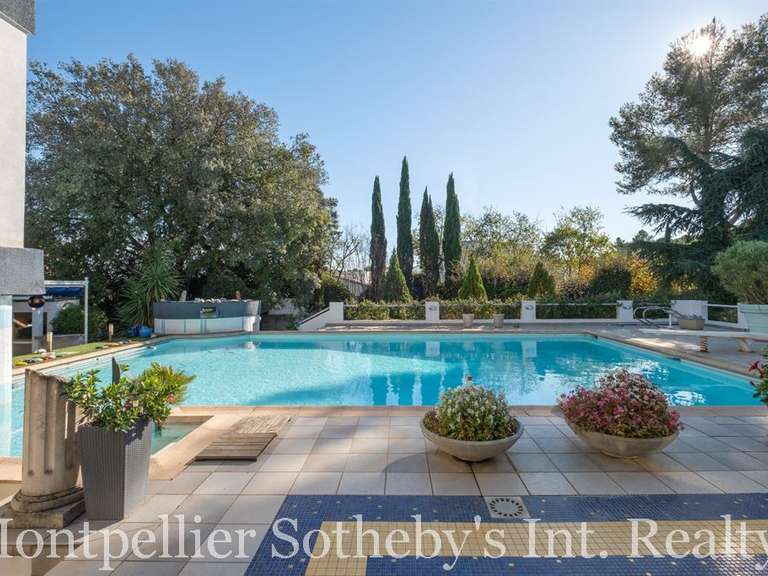 Maison Sommières - 3 chambres - 324m²