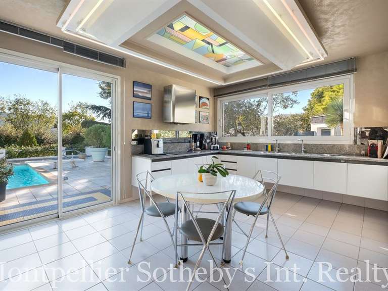 Maison Sommières - 3 chambres - 324m²