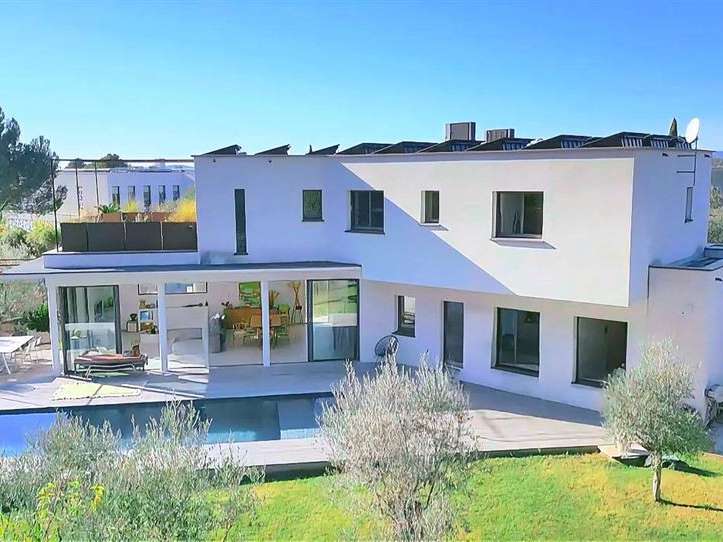 Maison Sommières - 6 chambres - 207m²