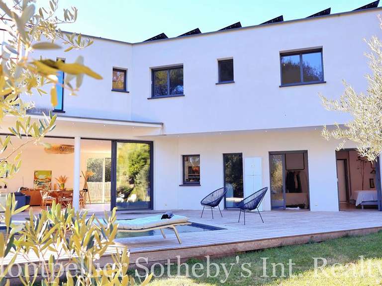 Maison Sommières - 6 chambres - 207m²