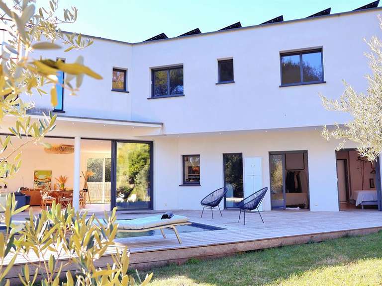 Maison Sommières - 6 chambres - 207m²