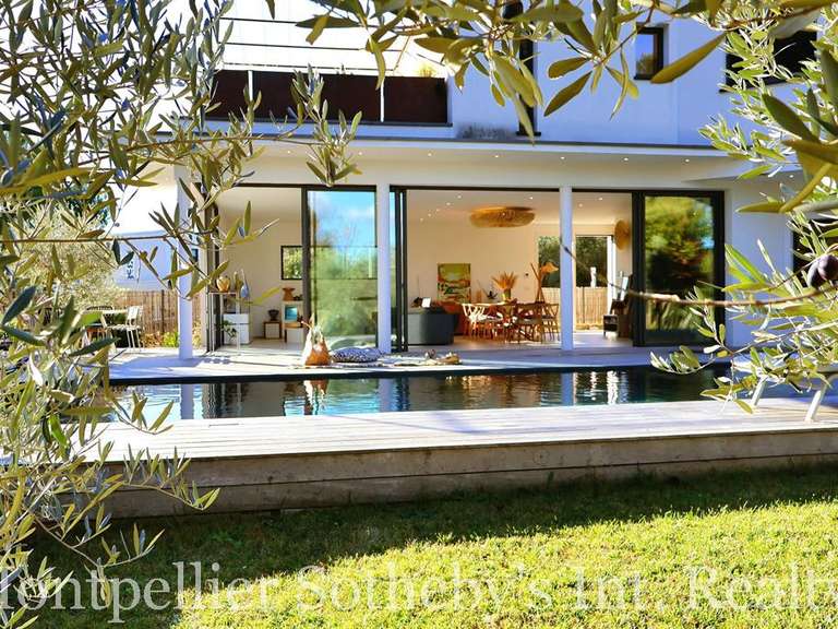 Maison Sommières - 6 chambres - 207m²