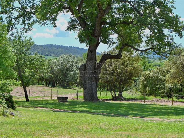 Propriété Sommières - 12 chambres - 900m²