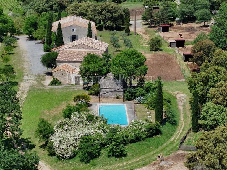 Propriété Sommières - 12 chambres - 900m²