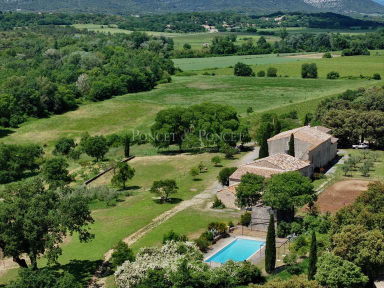 Propriété Sommières - 12 chambres - 900m²