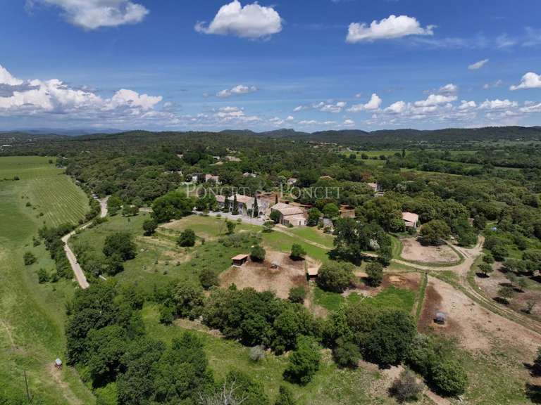 Propriété Sommières - 12 chambres - 900m²