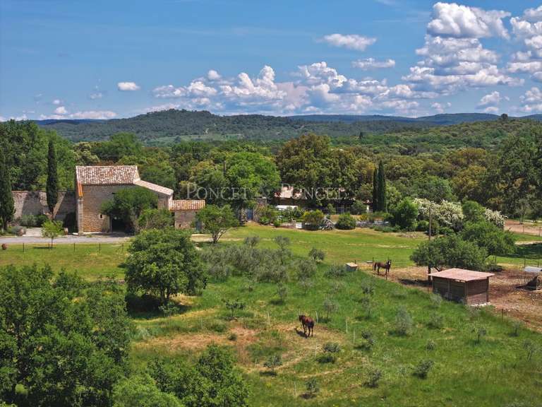 Propriété Sommières - 12 chambres - 900m²