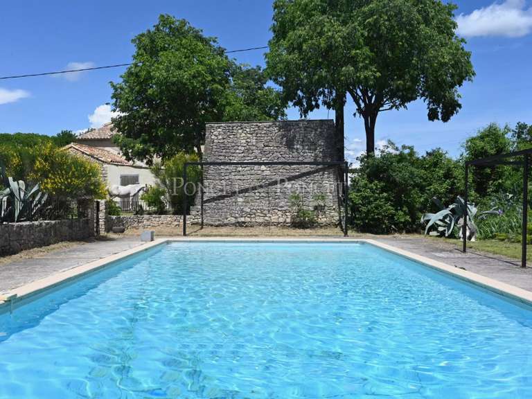 Propriété Sommières - 12 chambres - 900m²