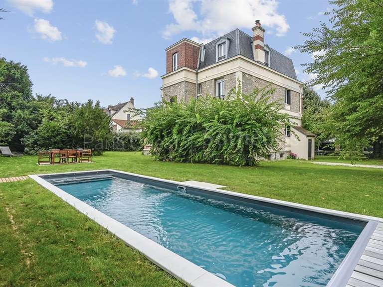 Maison Sonchamp - 6 chambres - 255m²