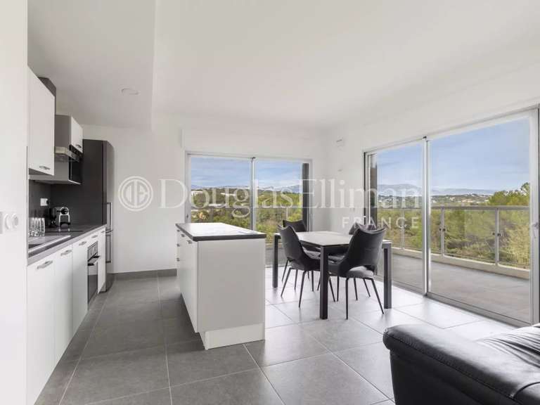 Appartement Sophia-antipolis - 3 chambres - 112m²