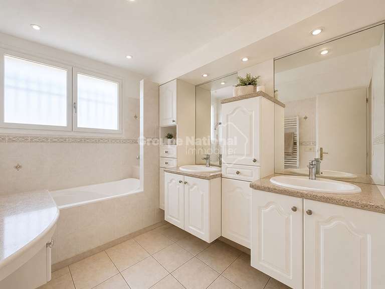 Maison Sorgues - 4 chambres - 220m²