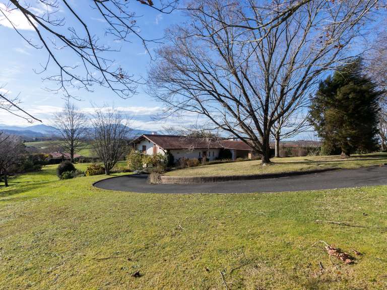 Propriété Souraïde - 4 chambres - 266m²