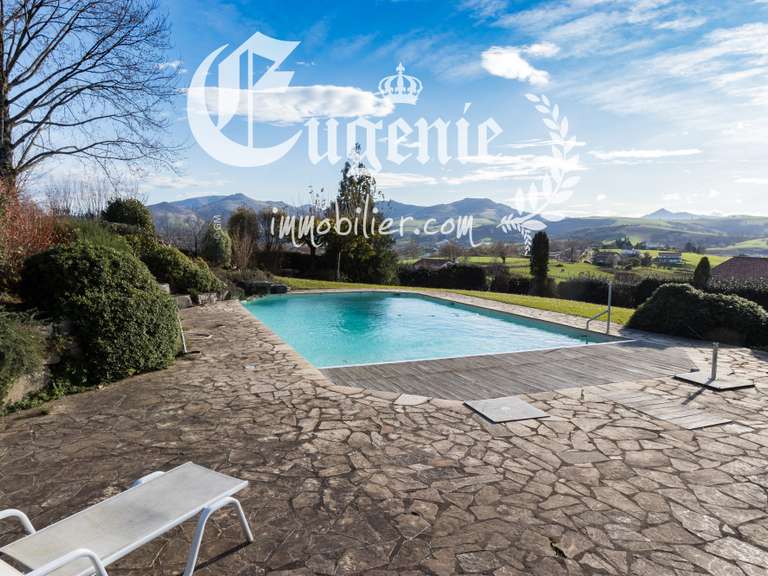 Propriété Souraïde - 4 chambres - 266m²