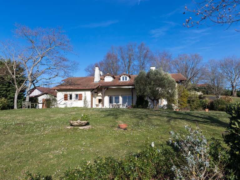 Propriété Souraïde - 4 chambres - 266m²