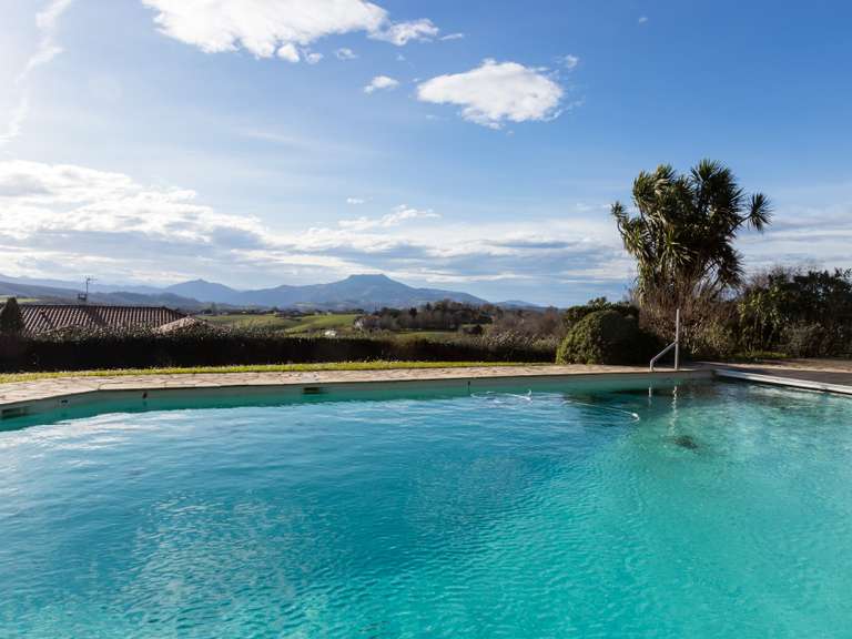 Propriété Souraïde - 4 chambres - 266m²