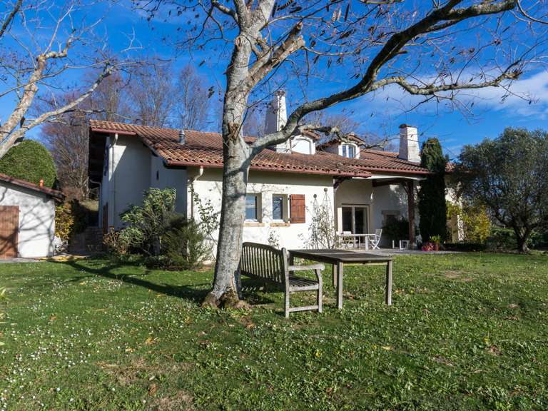 Propriété Souraïde - 4 chambres - 266m²