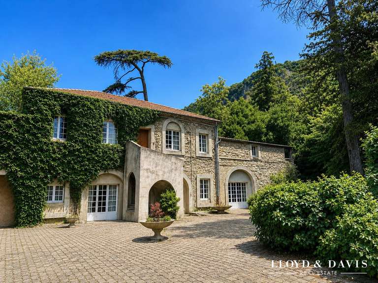 Maison Soyons - 30 chambres - 2000m²