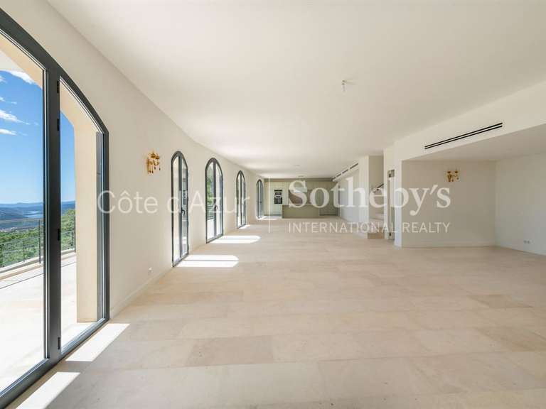 Maison Spéracèdes - 4 chambres - 294m²