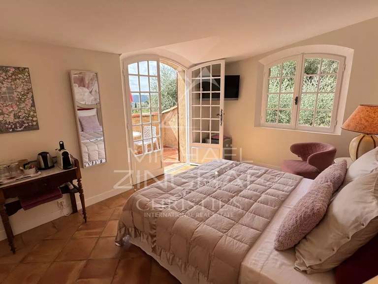 Maison Spéracèdes - 4 chambres - 200m²